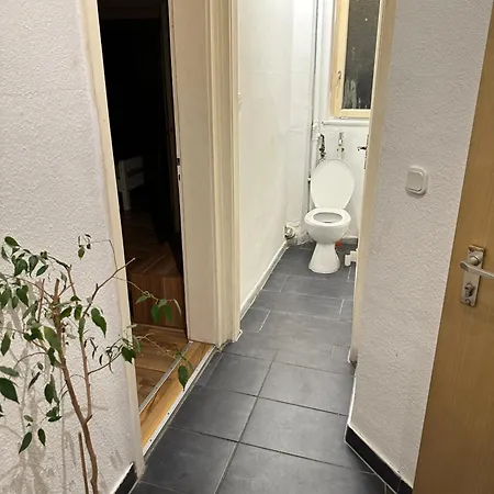 Appartement Fuer Bis Zu 6 Personen Naehe Cannstatter Wasen, Porsche-arena, Mercedes-benz Arena Stadion Stuttgart