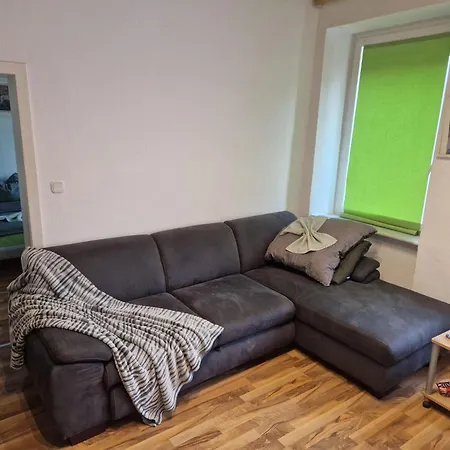 Fuer Bis Zu 6 Personen Naehe Cannstatter Wasen, Porsche-arena, Mercedes-benz Arena Stadion *