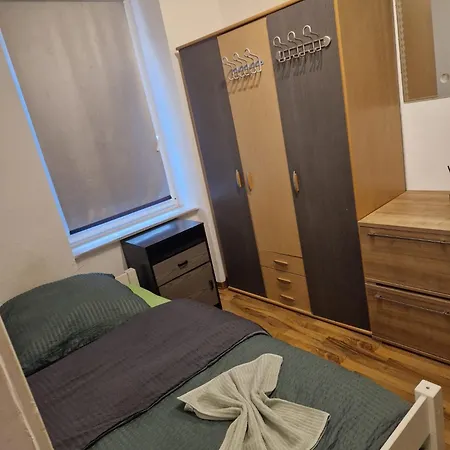 Fuer Bis Zu 6 Personen Naehe Cannstatter Wasen, Porsche-arena, Mercedes-benz Arena Stadion Appartement Stuttgart