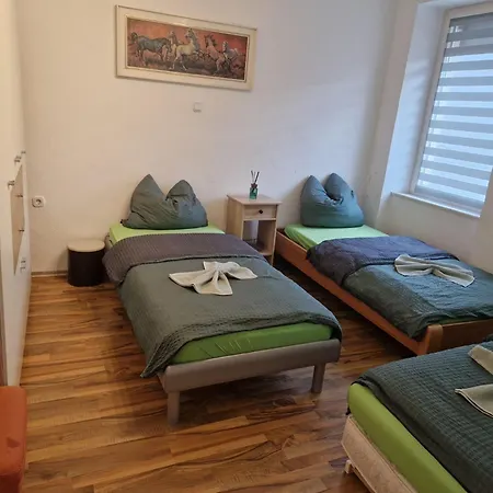 Appartement Fuer Bis Zu 6 Personen Naehe Cannstatter Wasen, Porsche-arena, Mercedes-benz Arena Stadion